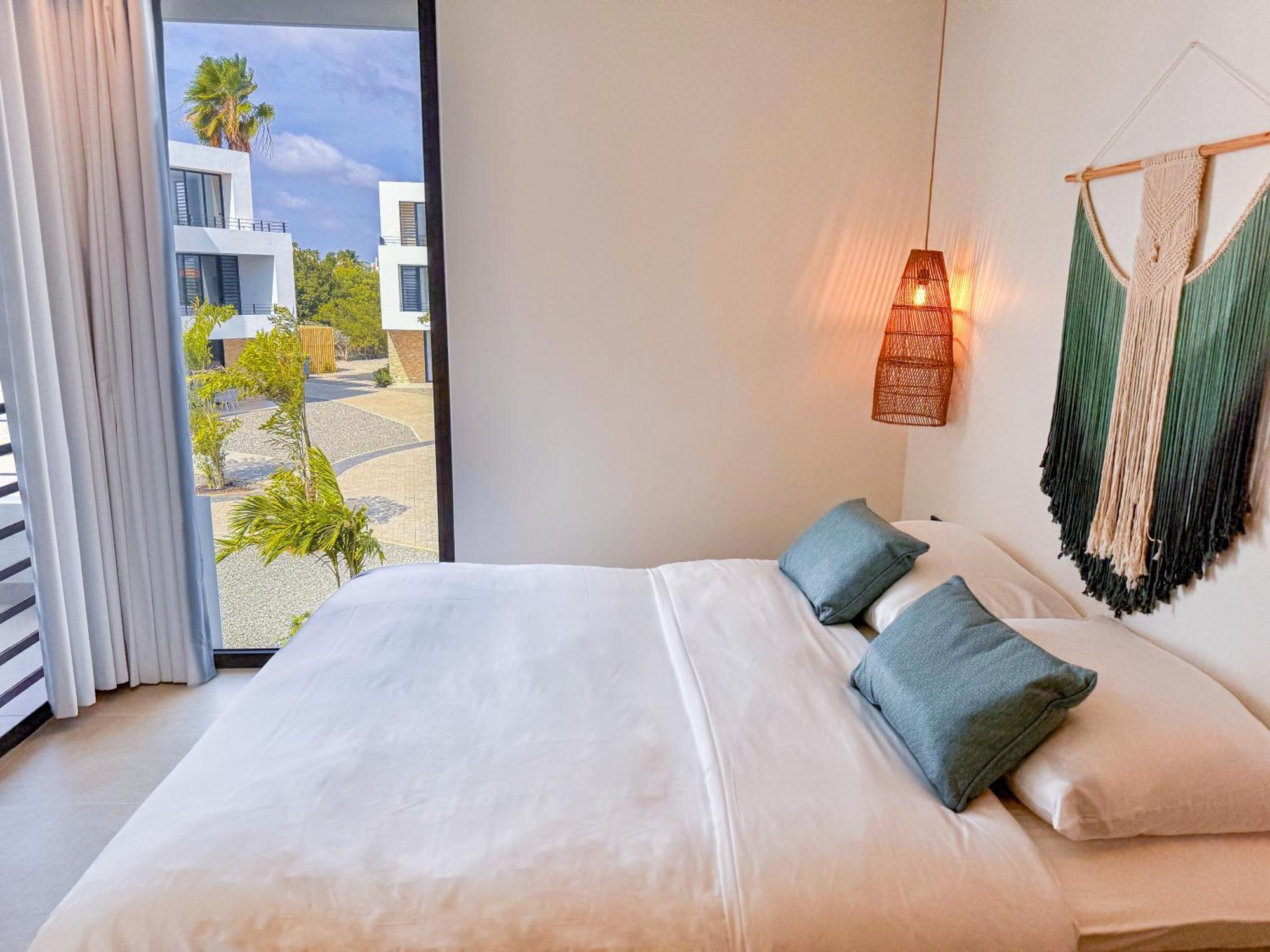 Van Der Valk Plaza Beach & Dive Resort Bonaire Playa Exteriör bild