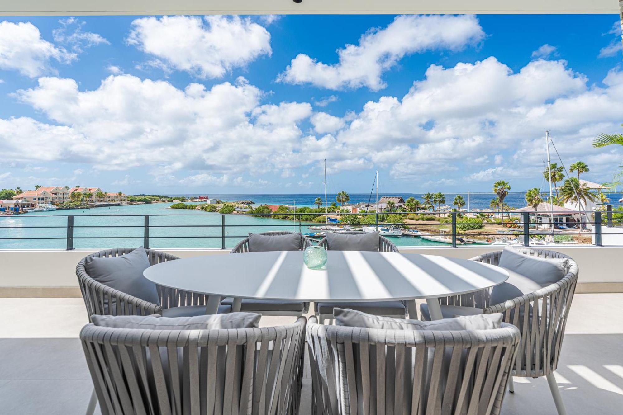 Van Der Valk Plaza Beach & Dive Resort Bonaire Playa Exteriör bild