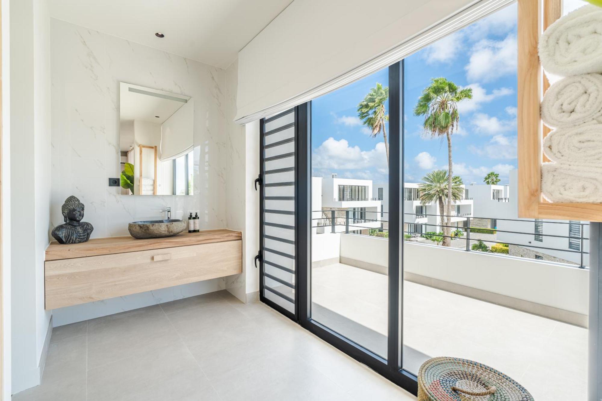 Van Der Valk Plaza Beach & Dive Resort Bonaire Playa Exteriör bild