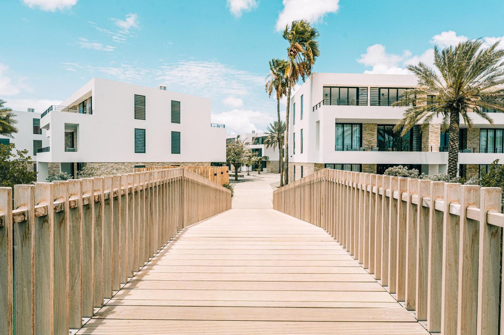 Van Der Valk Plaza Beach & Dive Resort Bonaire Playa Exteriör bild